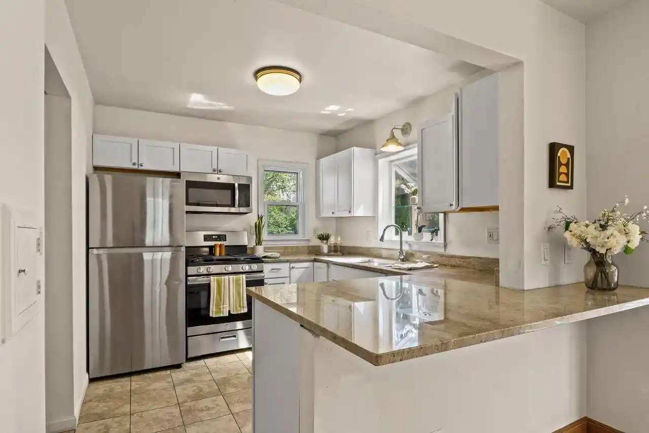 4th image of 17 N Franklin Avenue Avenue, Madison, WI 53705 | MLS# 2026171