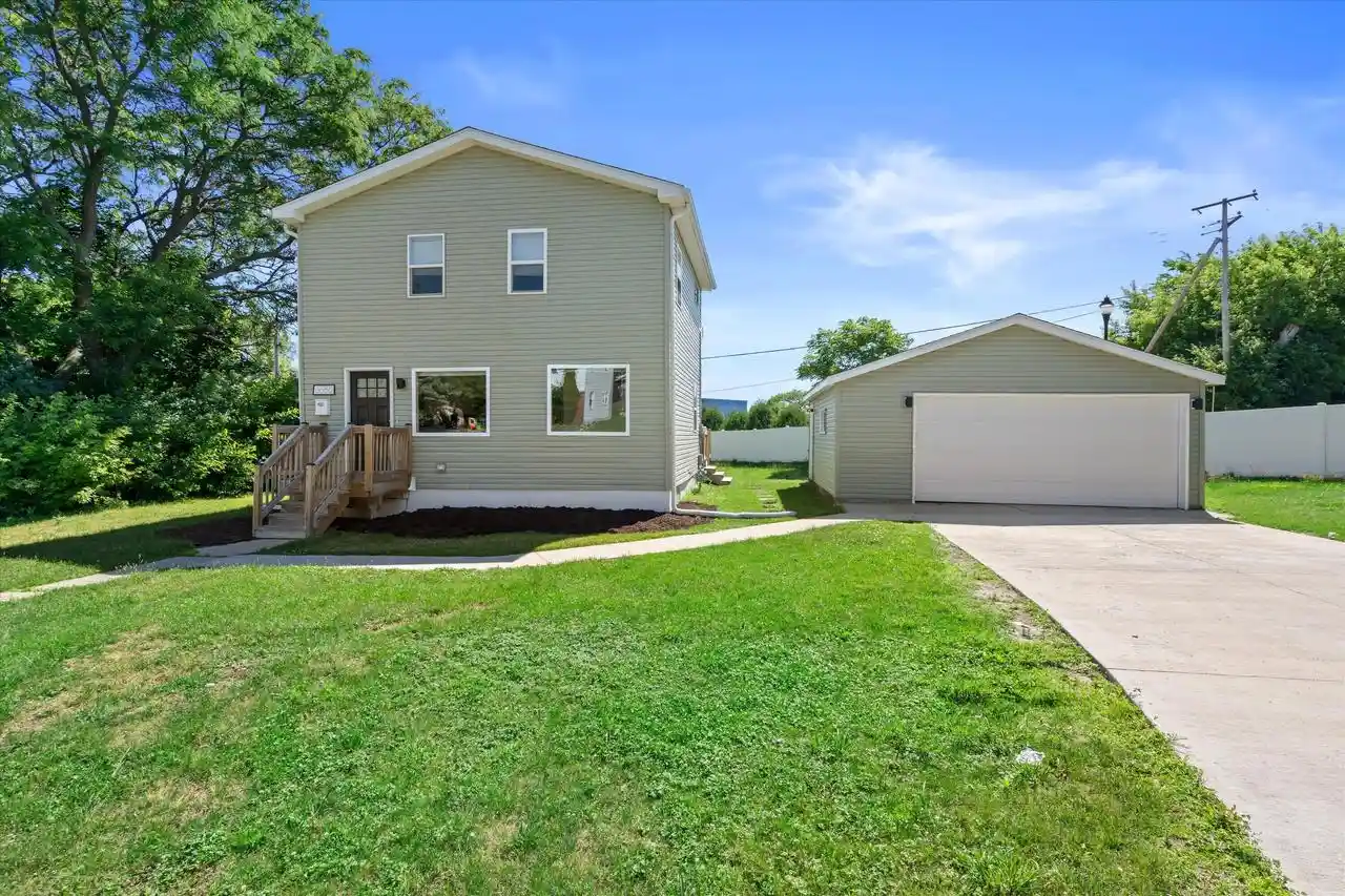 Homes for sale in Greenfield, WI | 3662 S 32Nd Street Street, Greenfield, WI 53221 | MLS# 1968006