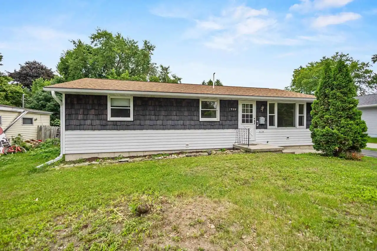 Homes for sale in Sturgeon Bay, WI | 928 N 6th Avenue Avenue, Sturgeon Bay, WI 54235 | MLS# 50327670