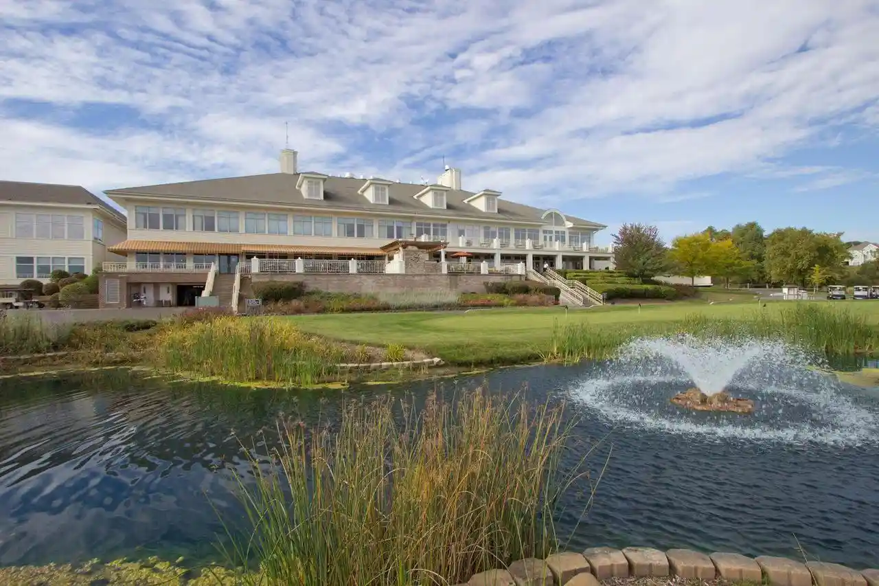 2nd image of 1180 Savannah Ct Ct, Lake Geneva, WI 53147