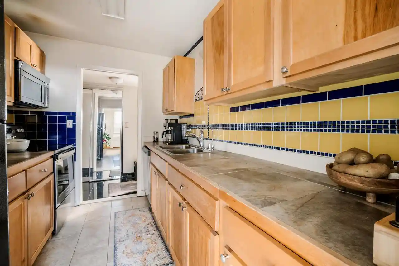 3rd image of 1707 N Prospect Avenue Avenue #11B, Milwaukee, WI 53202 | MLS# 1968025