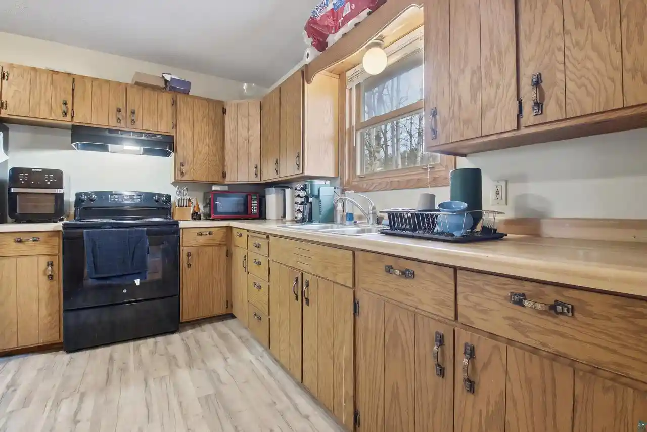 2nd image of 916 918 Michigan St St, Spooner, WI 54801 | MLS# 6126172