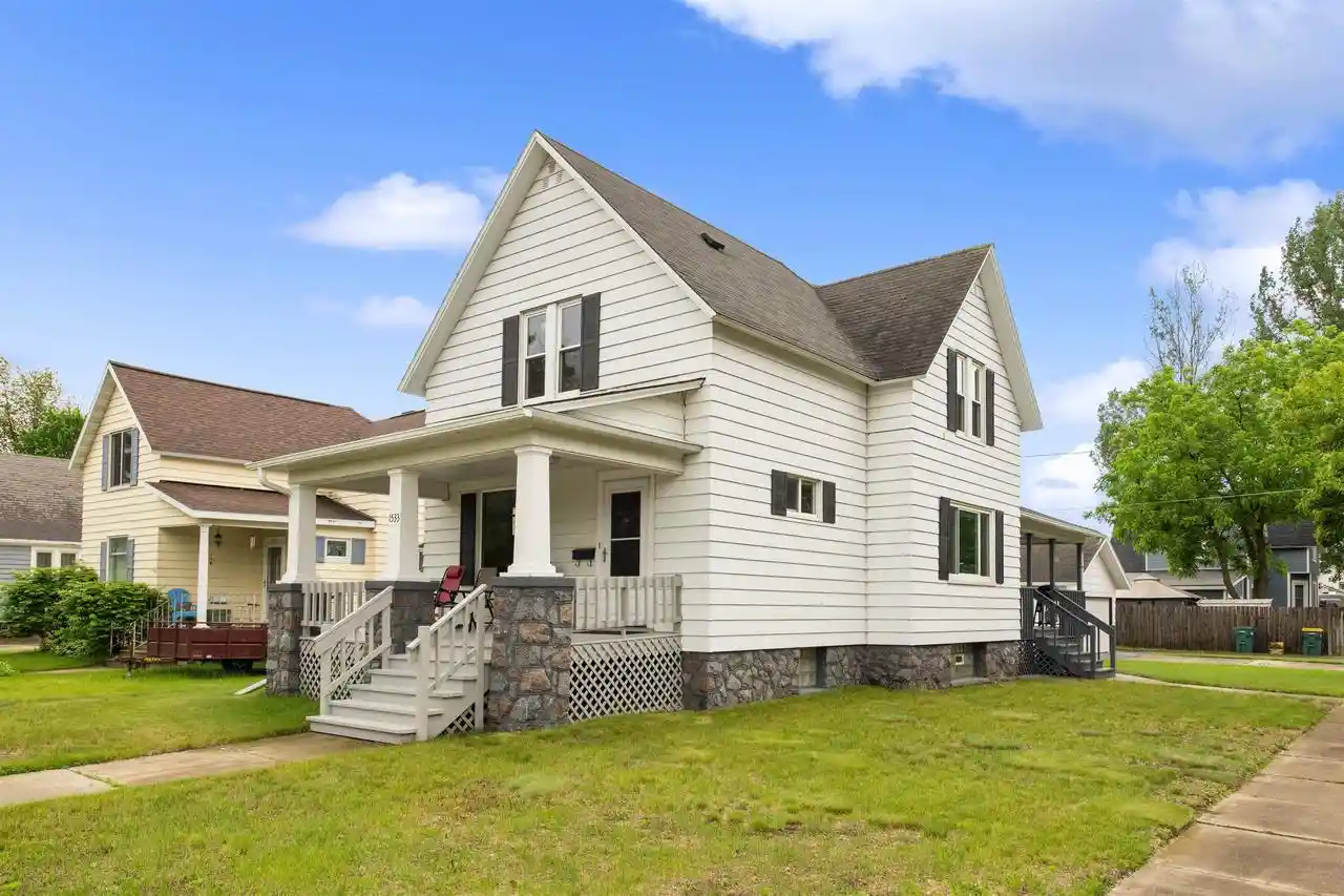 1st image of 1533 Elizabeth Avenue Avenue, Marinette, WI 54143 | MLS# 50327695