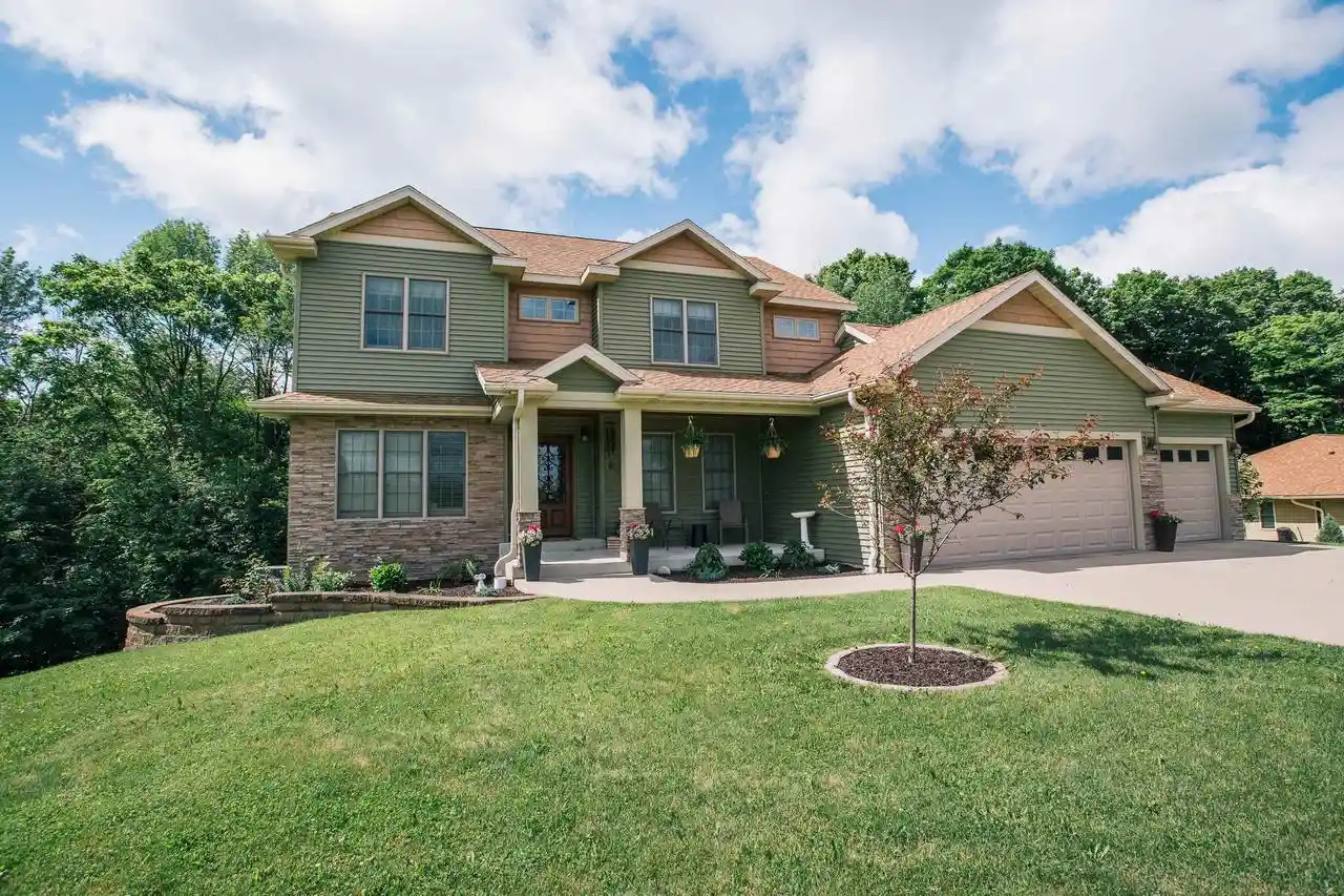 Photo 1 of Single family home for sale at 1022 Sand Lane Lane, Neillsville, WI 54456 | MLS# 22602795 | Listing updated on 2026-08-17