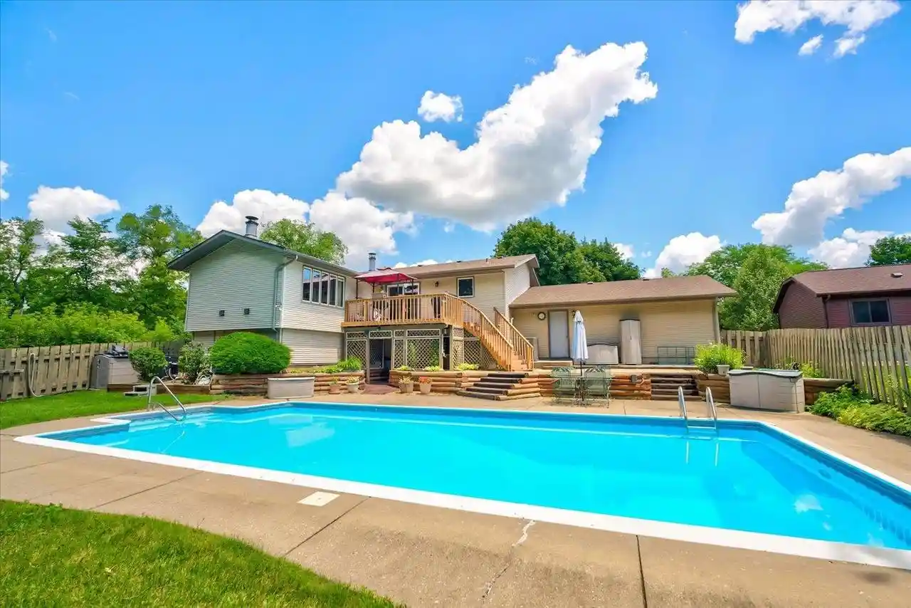 1st image of 6 Stacy Lane Lane, Madison, WI 53716 | MLS# 2026185