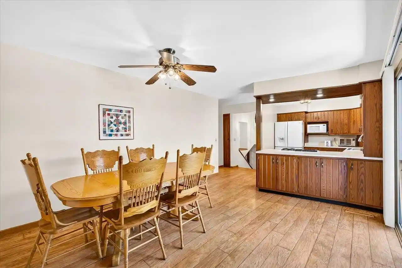 2nd image of 6 Stacy Lane Lane, Madison, WI 53716 | MLS# 2026185