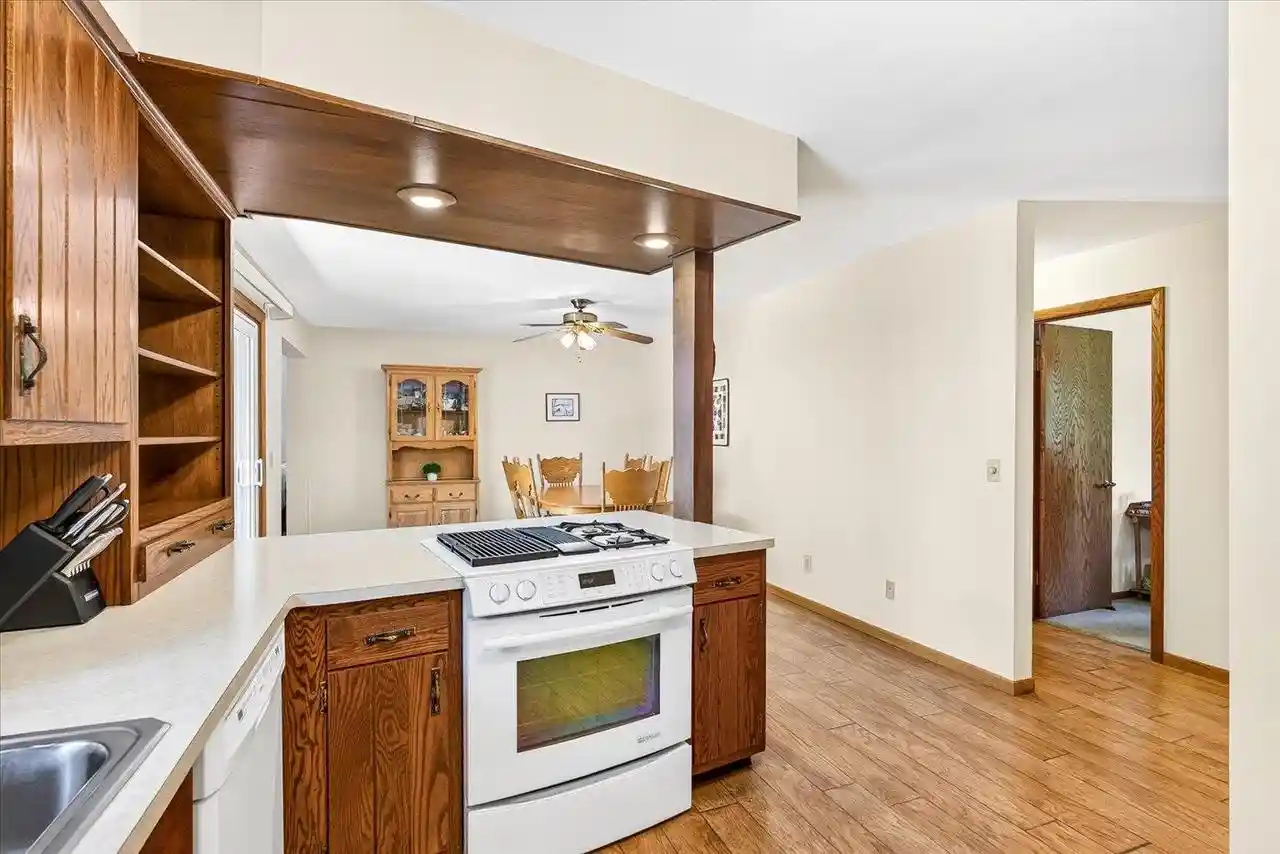 4th image of 6 Stacy Lane Lane, Madison, WI 53716 | MLS# 2026185
