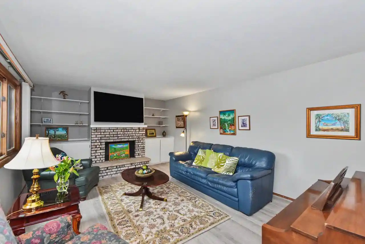 Homes for sale in Germantown, WI | W178n9710 Riversbend Circle W Circle W, Germantown, WI 53022 | MLS# 1968035