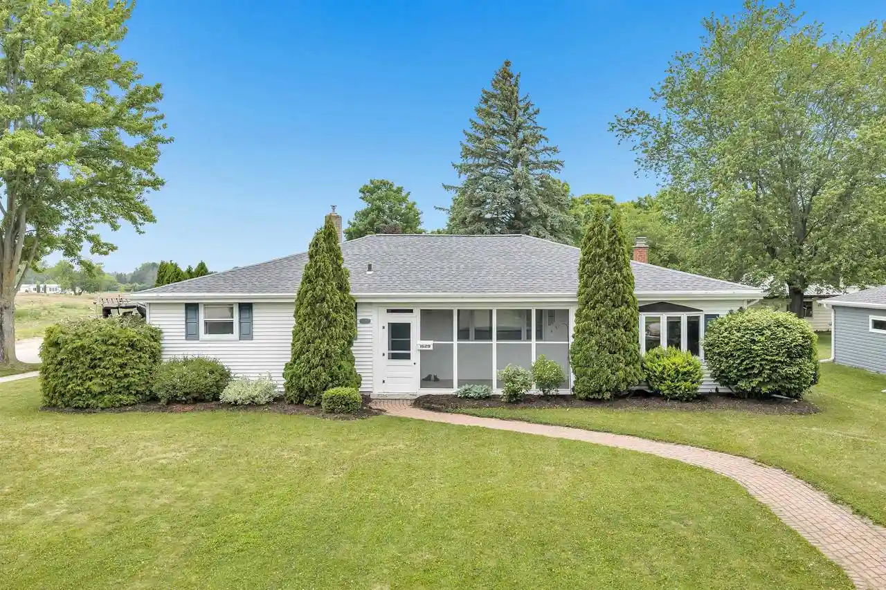 Homes for sale in Algoma, WI | 1529 Clark Street Street, Algoma, WI 54201 | MLS# 50327700