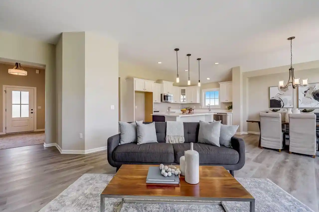 4th image of 1372 Prairie Creek Cir Cir, Oconomowoc, WI 53066