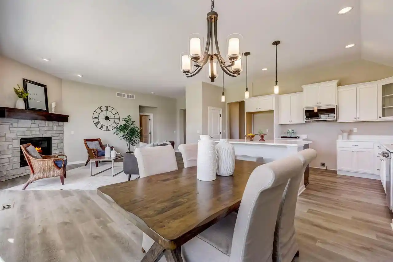 5th image of 1372 Prairie Creek Cir Cir, Oconomowoc, WI 53066