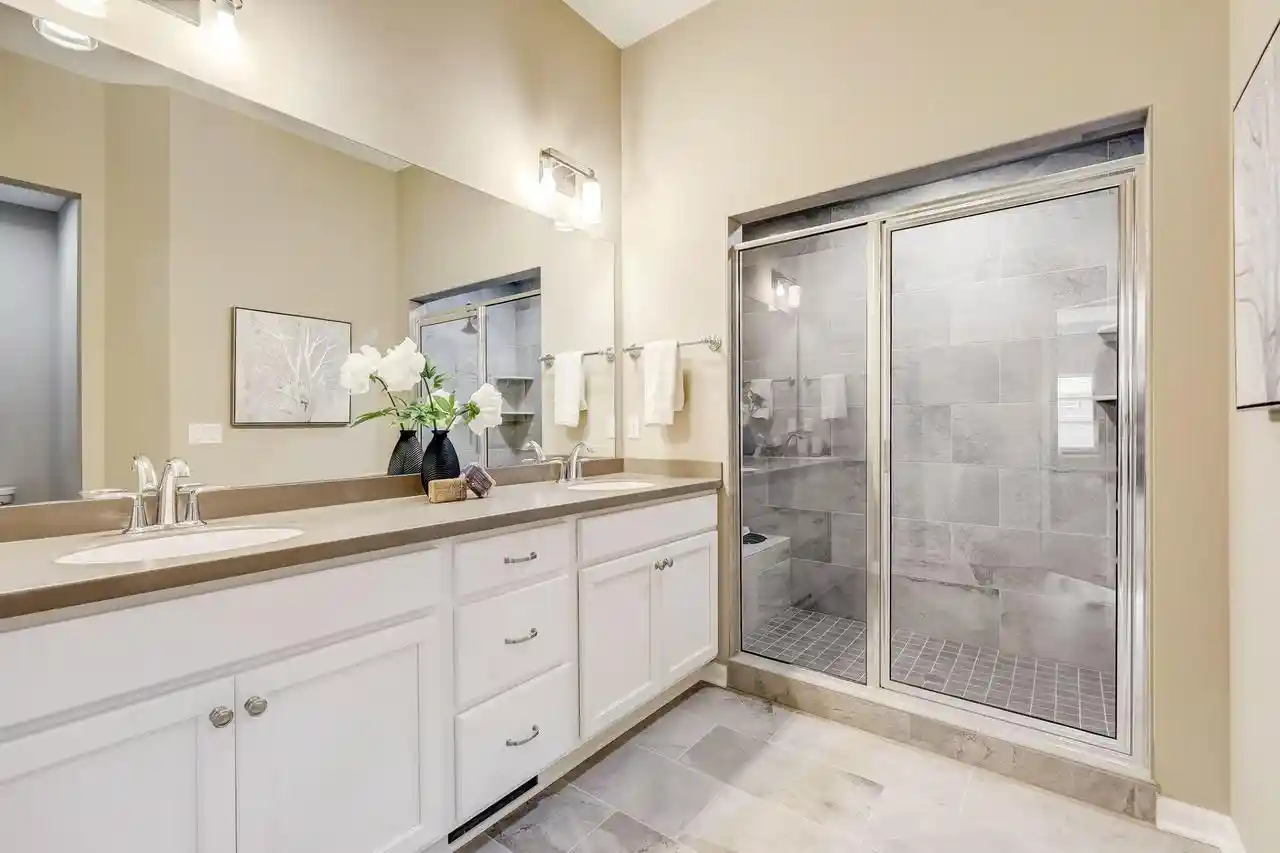 2nd image of 1372 Prairie Creek Cir Cir, Oconomowoc, WI 53066