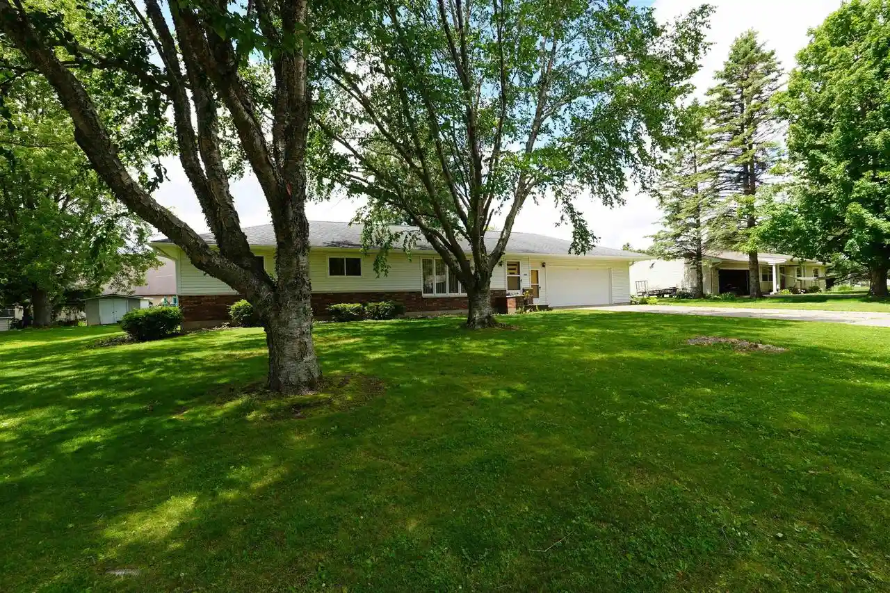 Homes for sale in Abbotsford, WI | 303 S 2Nd Lane Lane, Abbotsford, WI 54405 | MLS# 22602804