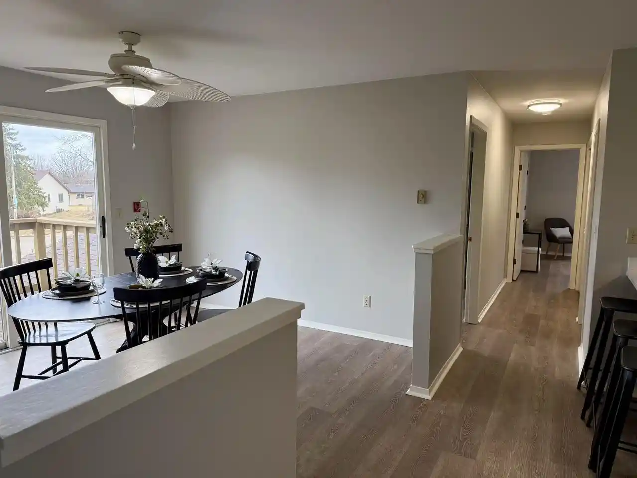 4th image of 975 Manor Dr Dr, Neenah, WI 54956