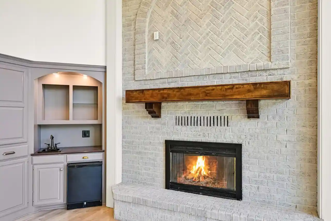 2nd image of 2146 W Columbia Dr Dr, Mequon, WI 53092 | MLS# 1968129