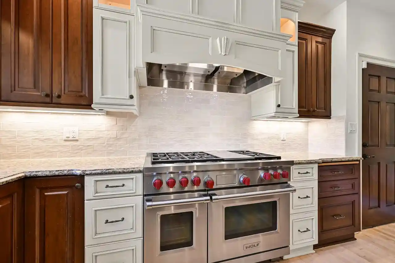 4th image of 2146 W Columbia Dr Dr, Mequon, WI 53092 | MLS# 1968129