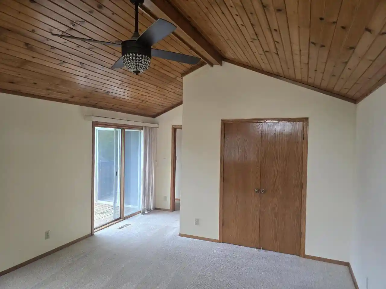 Homes for sale in Germantown, WI | W157N11457 Hilbert Lane Lane #B, Germantown, WI 53022 | MLS# 1968136