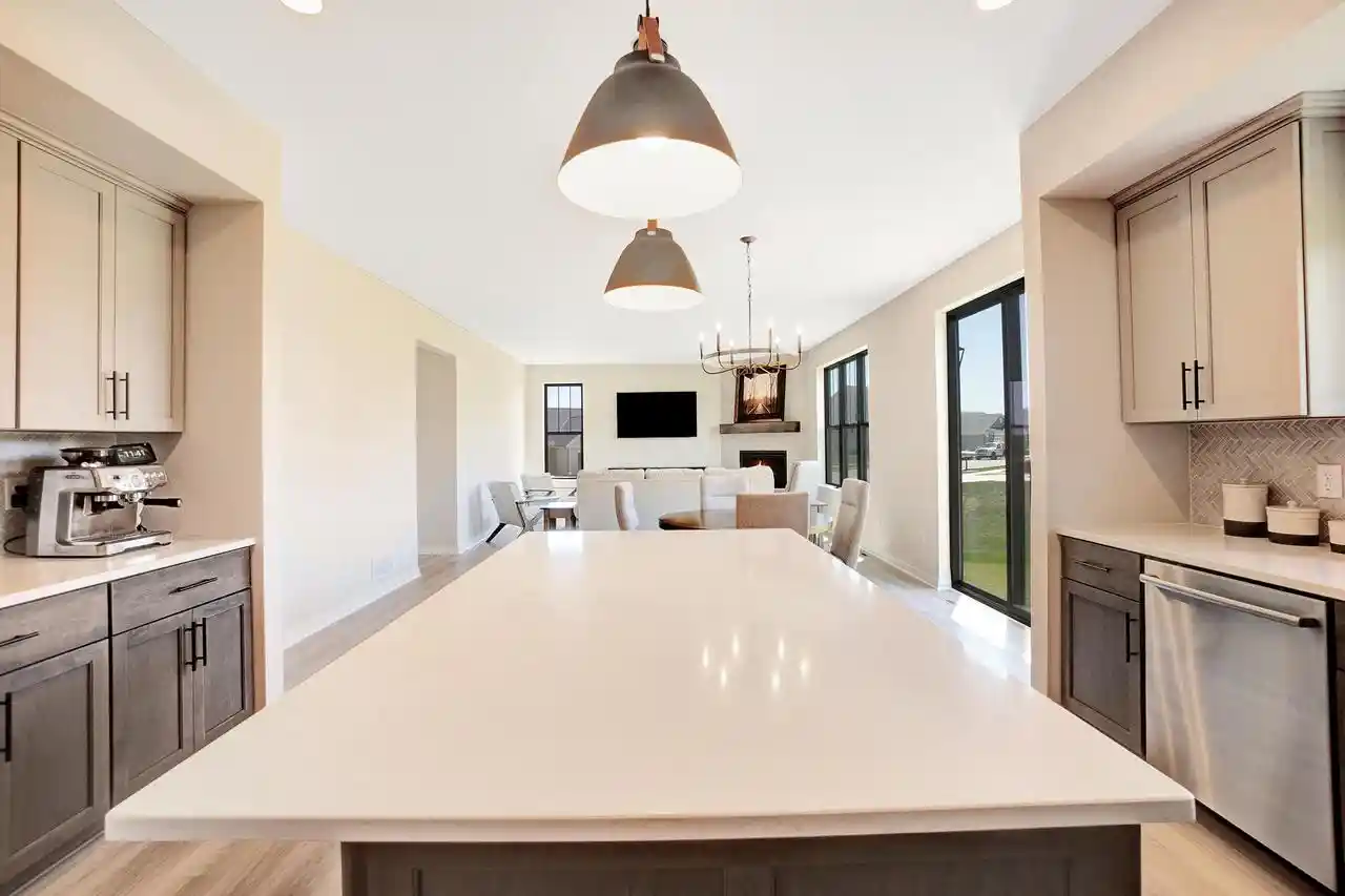 4th image of 3741 Howell Oaks Dr Dr, Waukesha, WI 53188 | MLS# 1968153