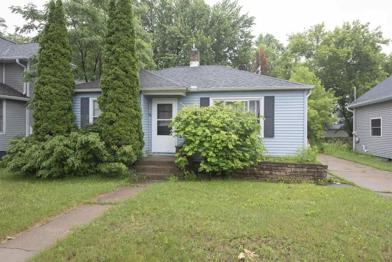 1st image of 617 Fourth Avenue Avenue, Stevens Point, WI 54481 | MLS# 22602822
