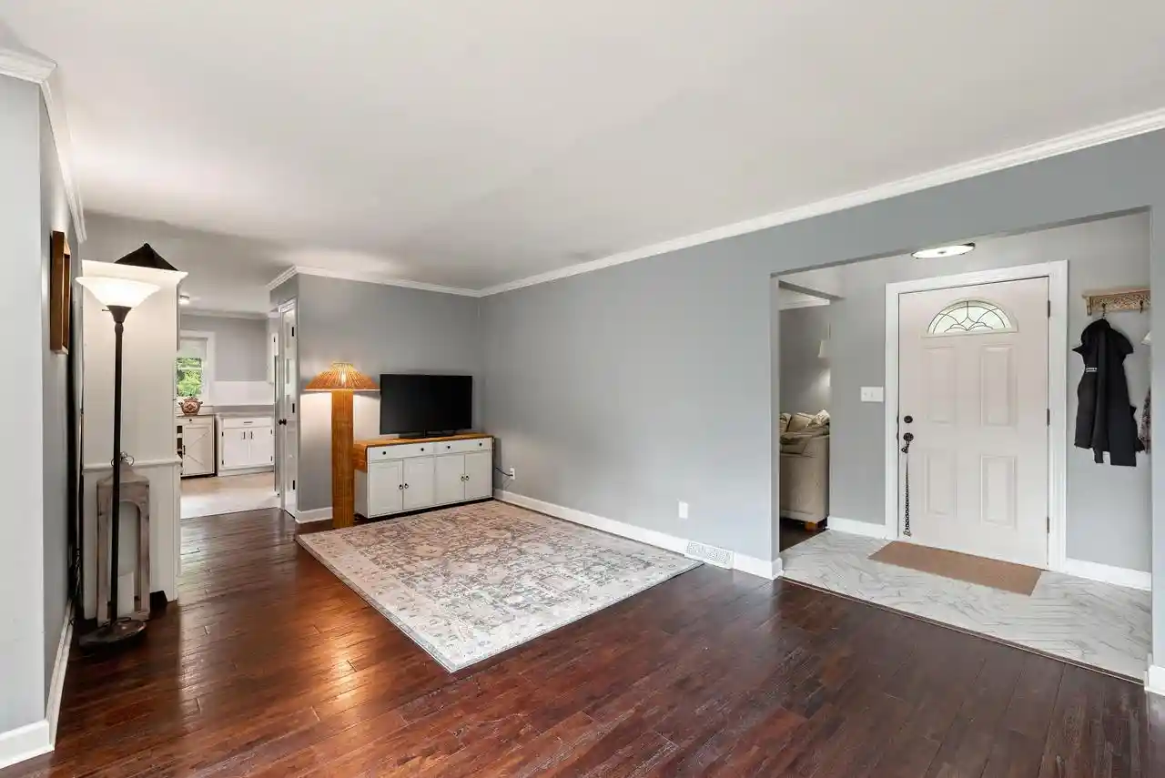 Homes for sale in Thiensville, WI | 607 Green Bay Road Road, Thiensville, WI 53092 | MLS# 1968180
