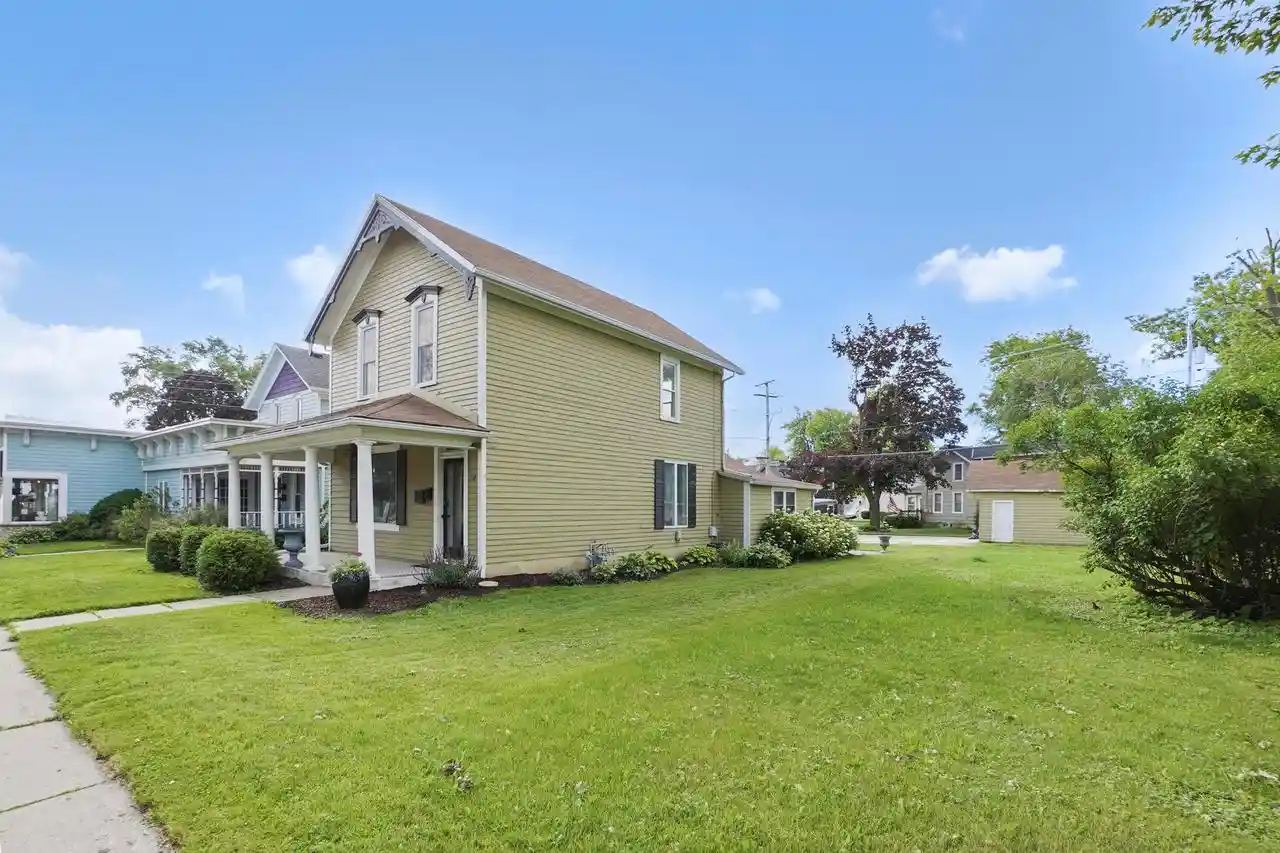 1st image of 338 Oakton Avenue Avenue, Pewaukee, WI 53072 | MLS# 1968188