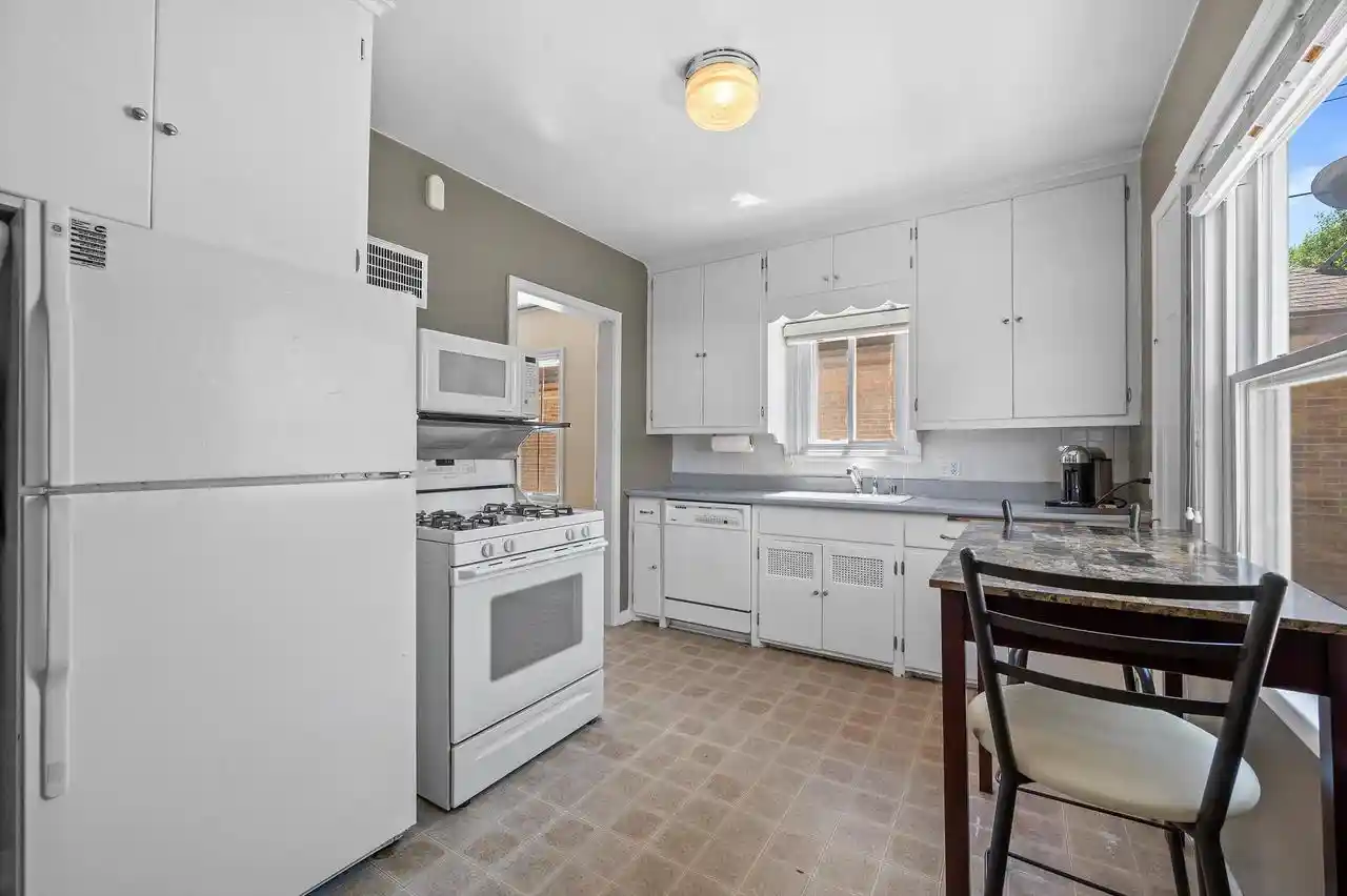 Homes for sale in Whitefish Bay, WI | 4823 N Hollywood Avenue Avenue, Whitefish Bay, WI 53217 | MLS# 1968192