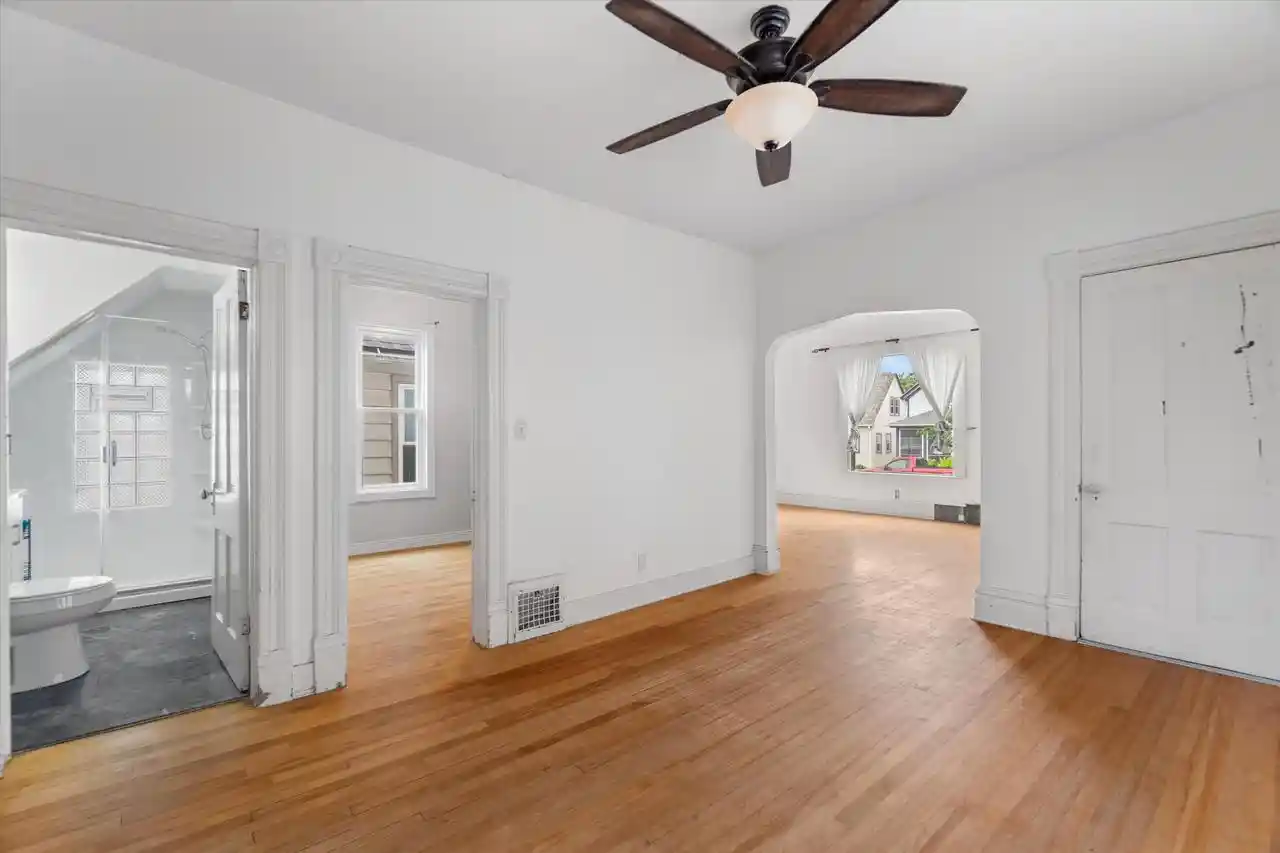 Homes for sale in South Milwaukee, WI | 1305 Michigan Avenue Avenue, South Milwaukee, WI 53172 | MLS# 1968210