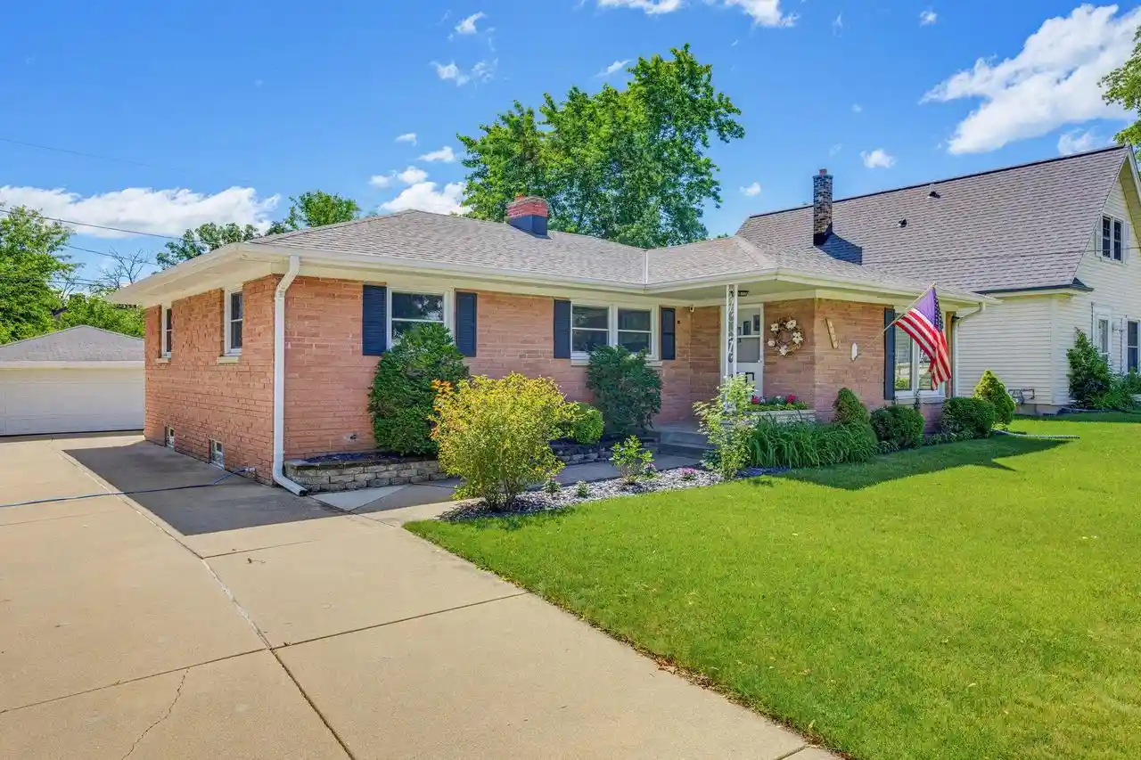 Homes for sale in Wauwatosa, WI | 4656 N 118th Street Street, Wauwatosa, WI 53225 | MLS# 1968226