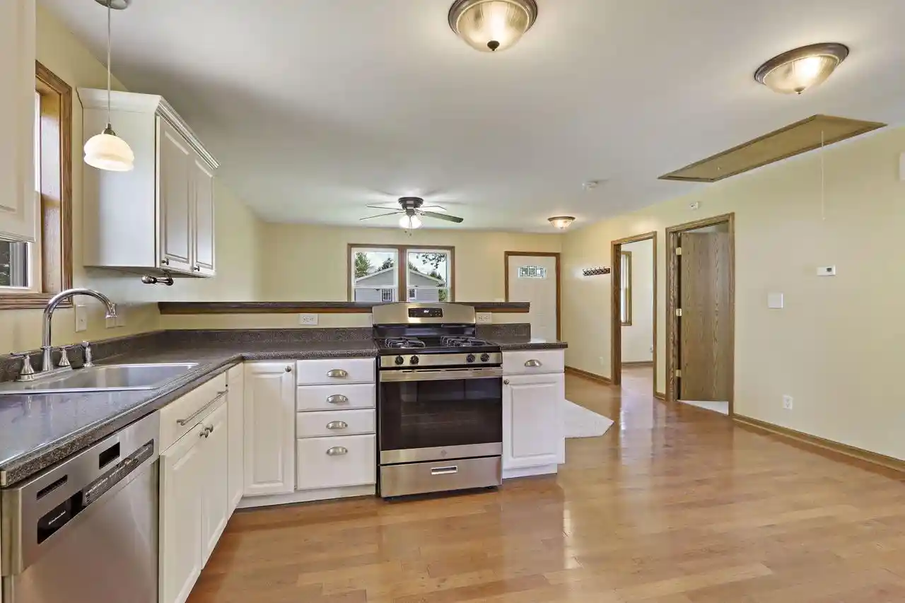 5th image of 28430 117Th Street Street, Trevor, WI 53179 | MLS# 1968263