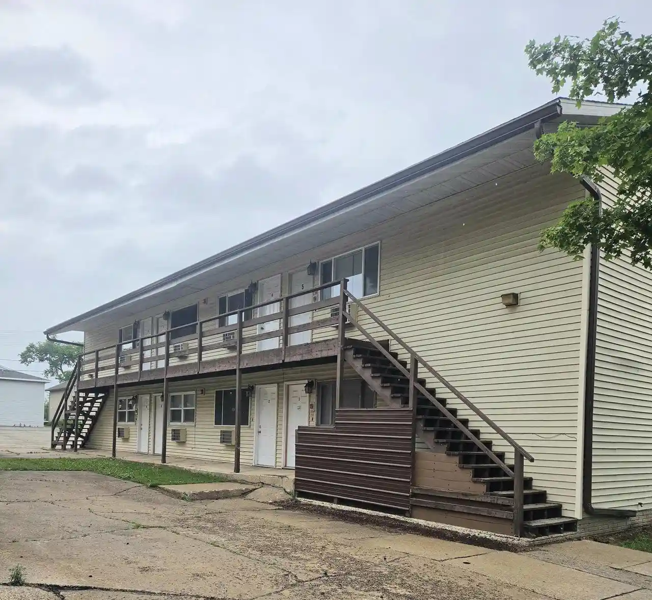 Photo 1 of Sale Pending at 425 10th Street N Street N, La Crosse, WI 54601 | MLS# 1968289 | Listing updated on 2026-07-24