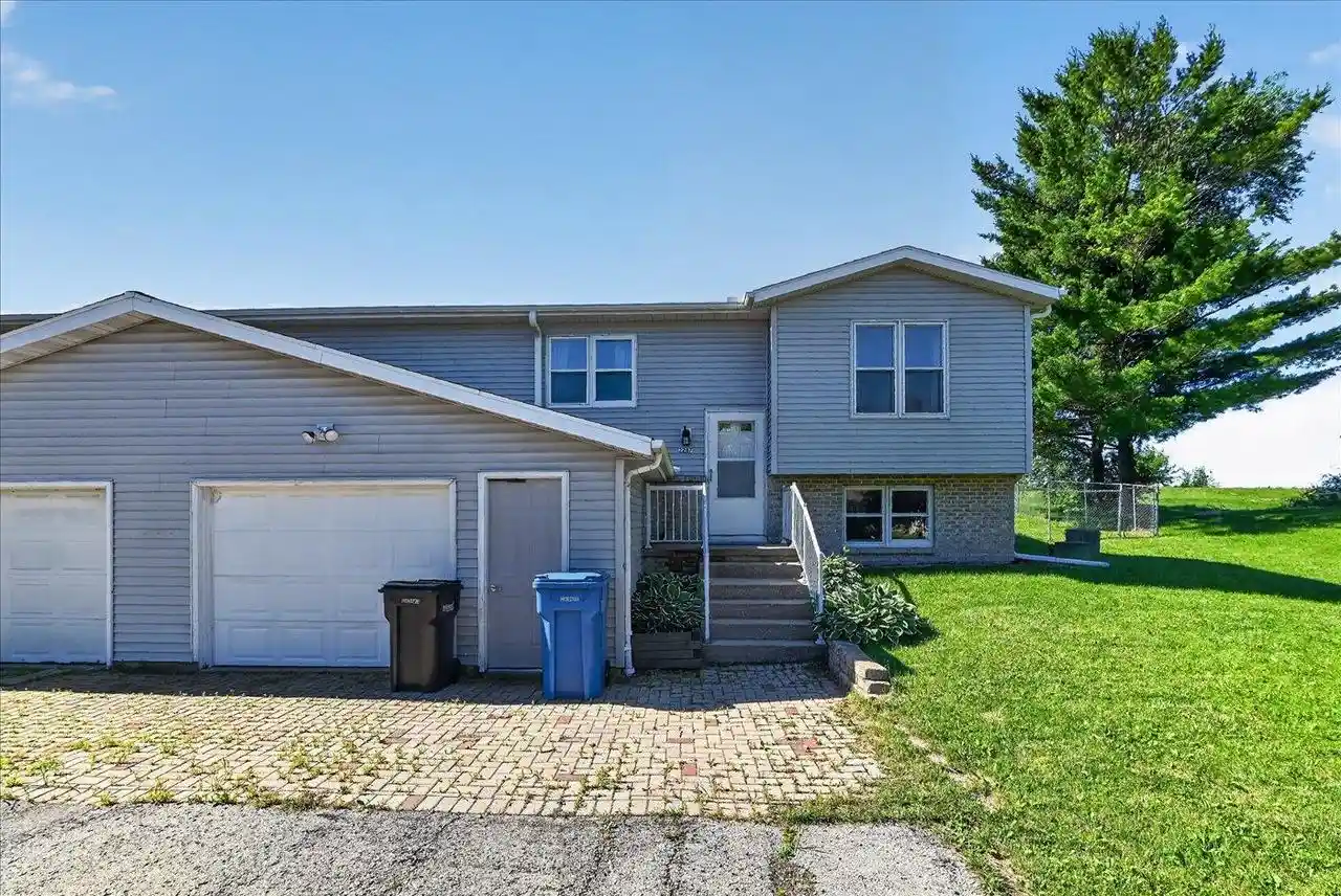 Condo for sale at 2267 Manley Dr Dr, Sun Prairie, WI 53590 | MLS# 2026320