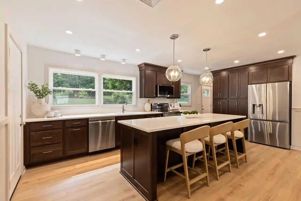 Homes for sale in New Berlin, WI | 5235 S Oak Ridge Dr Dr, New Berlin, WI 53146 | MLS# 1968301