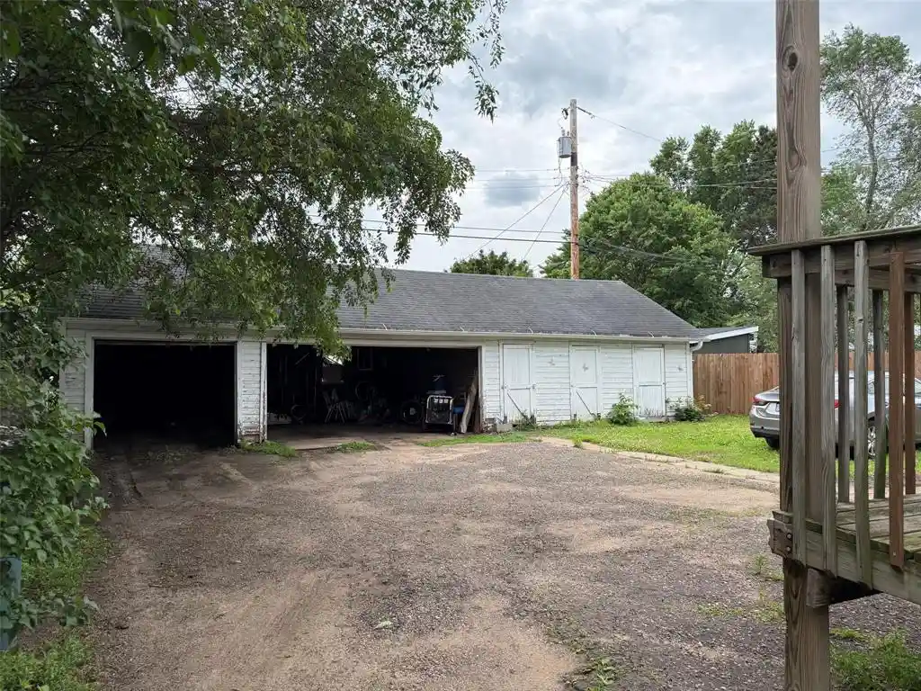 Photo 3 of Multi family home for sale at 433 Vine Street Street #3, Eau Claire, WI 54703 | MLS# 1602409 | Listing updated on 2026-08-18
