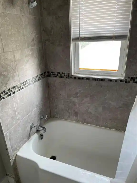 2nd image of 433 Vine St St, Eau Claire, WI 54703