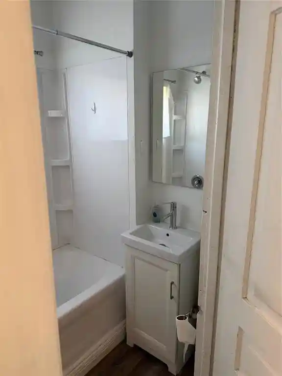 8th image of 433 Vine Street Street #3, Eau Claire, WI 54703 | MLS# 1602409
