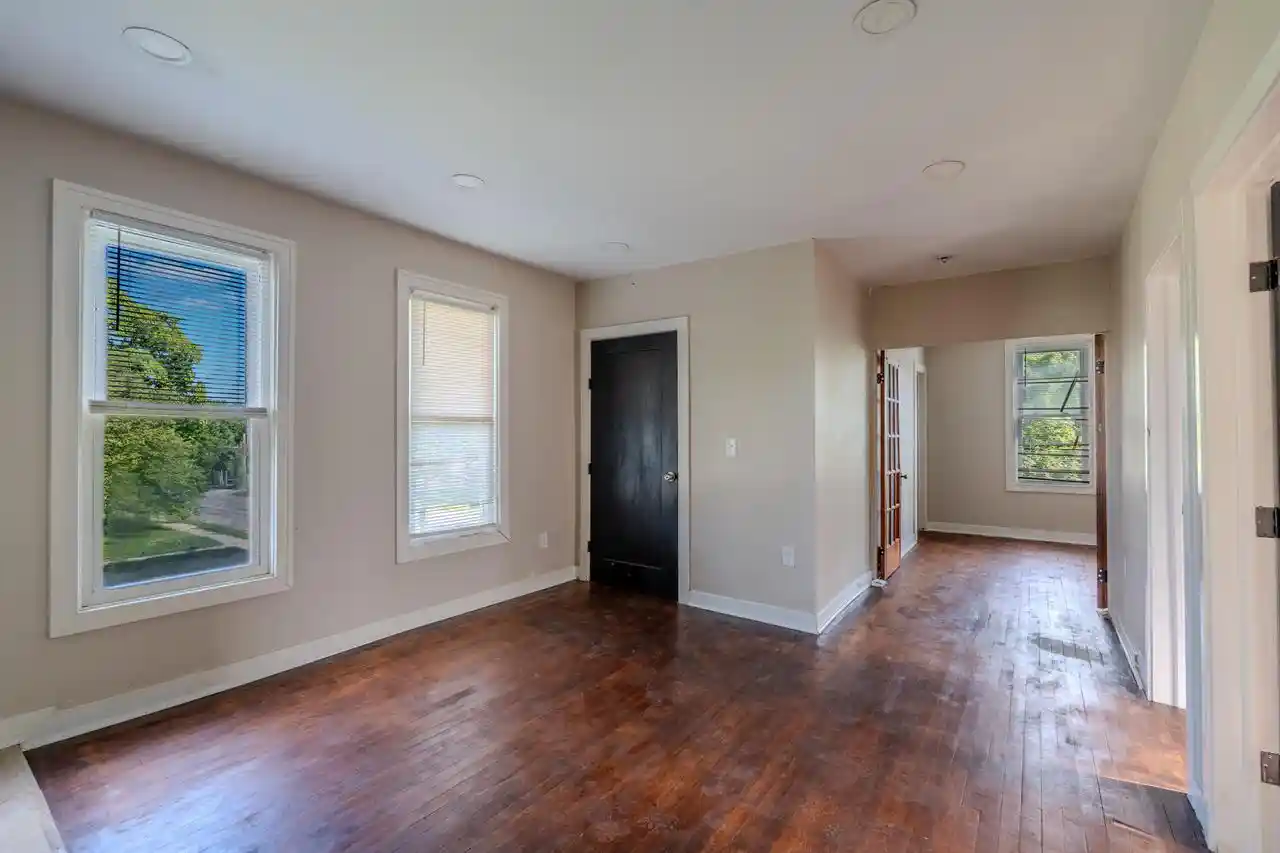 Listing Photo 4 - Condo for sale in building located at 908 W Hadley St St, Milwaukee, WI 53206 - Unit #908A