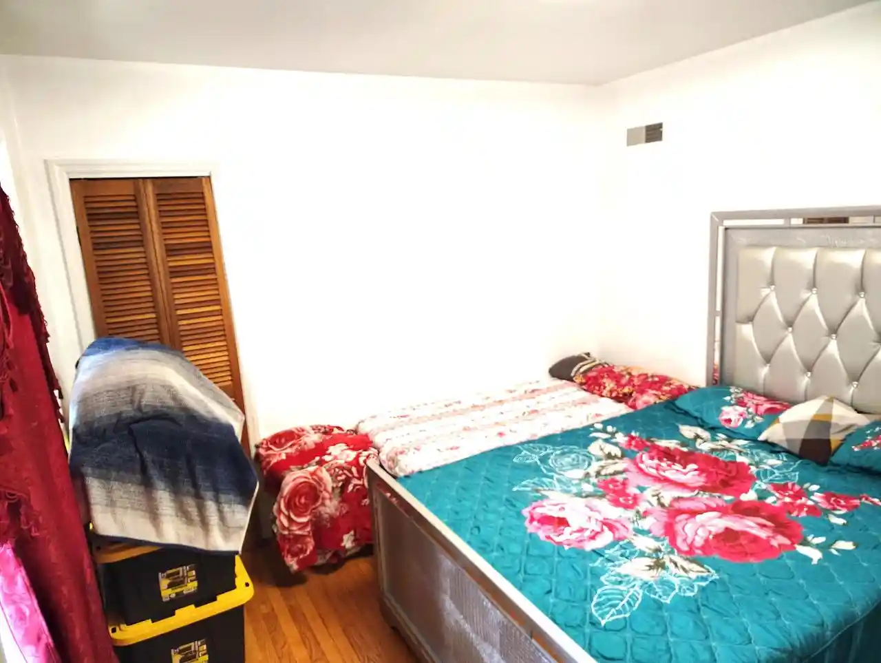 Homes for sale in Milwaukee, WI | 1561 W Morgan Avenue Avenue, Milwaukee, WI 53221 | MLS# 1968335