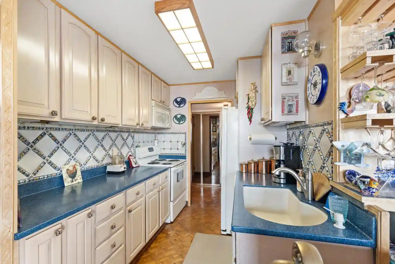 4th image of 1707 N Prospect Ave Ave, Milwaukee, WI 53202