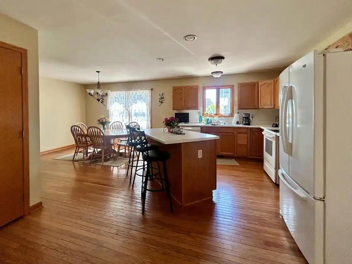 2nd image of 2215 28 Th Avenue Avenue, Kenosha, WI 53140 | MLS# 1968355