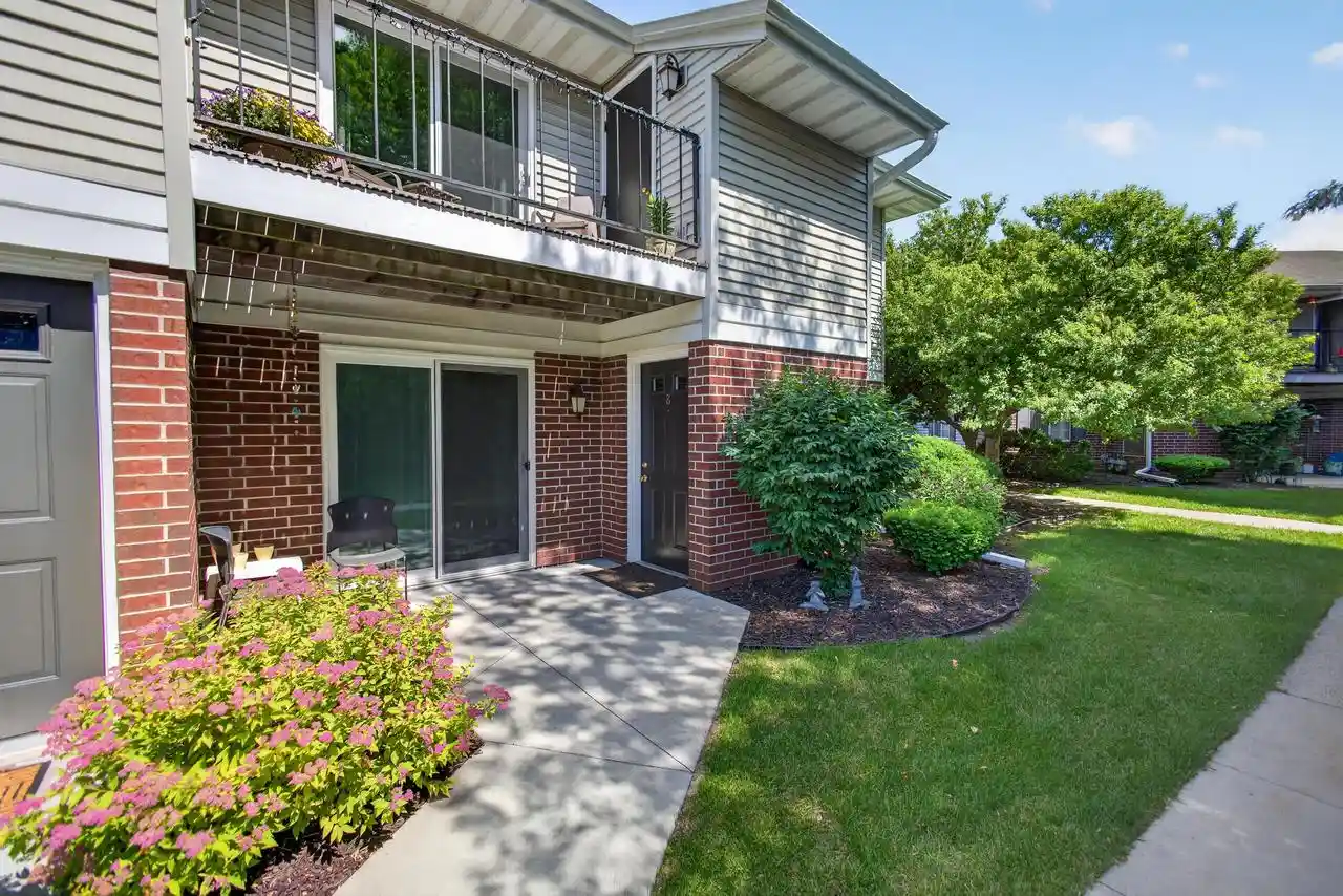 Homes for sale in Germantown, WI | N168n11065 Ashbury Circle Circle #8, Germantown, WI 53022 | MLS# 1968383