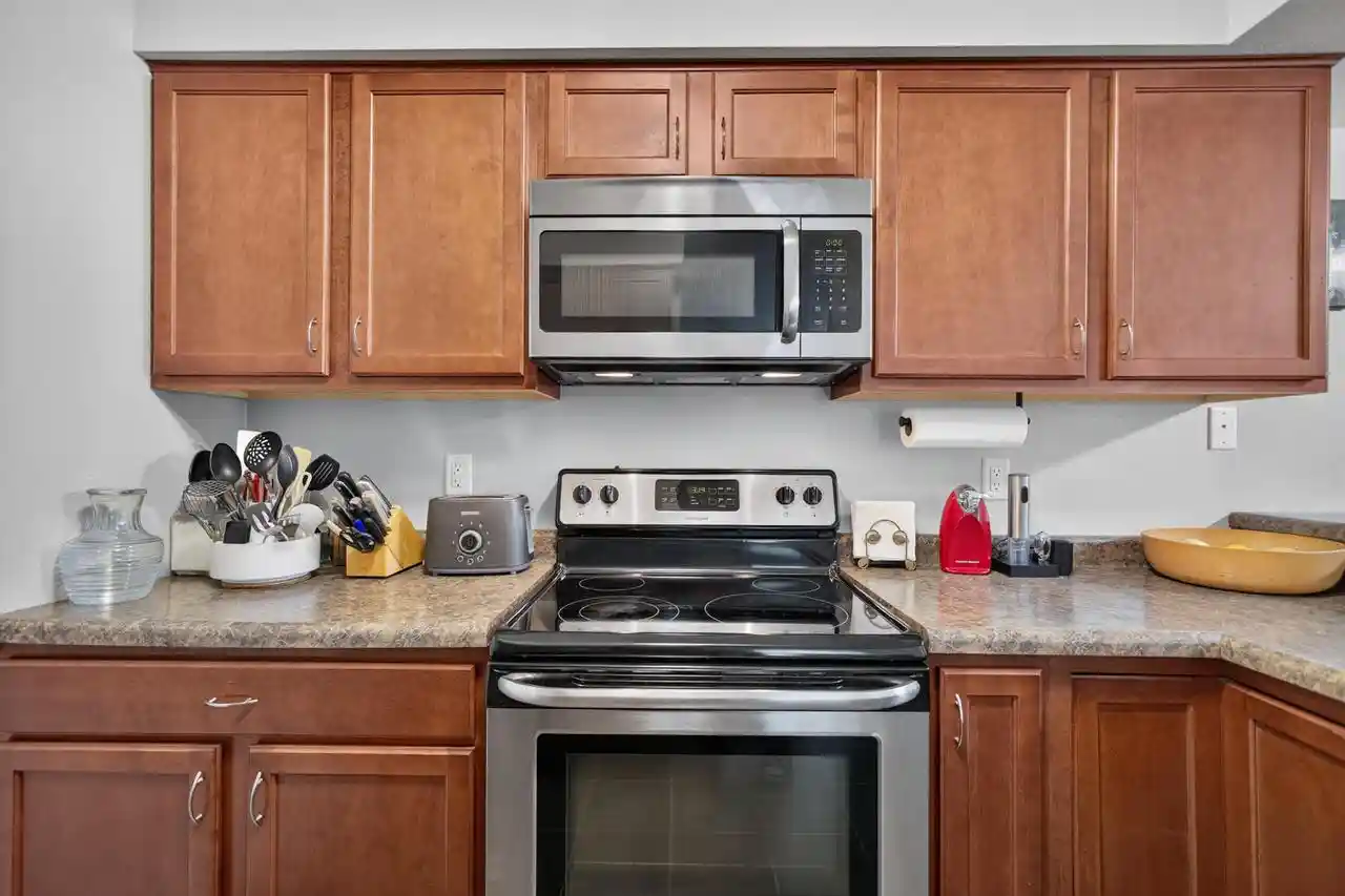 Homes for sale in Germantown, WI | N168n11065 Ashbury Circle Circle #8, Germantown, WI 53022 | MLS# 1968383