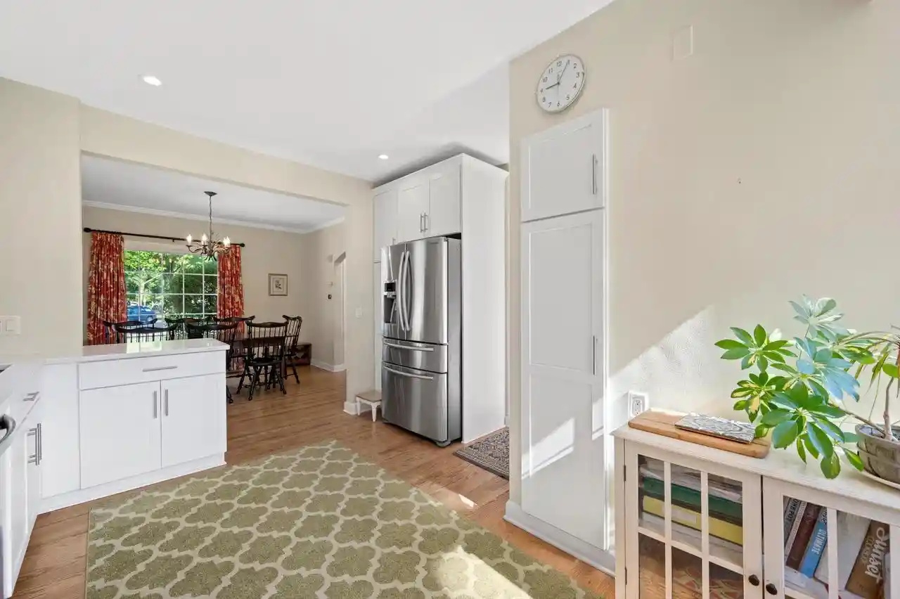 Homes for sale in Whitefish Bay, WI | 4652 N Wildwood Avenue Avenue, Whitefish Bay, WI 53211 | MLS# 1968411