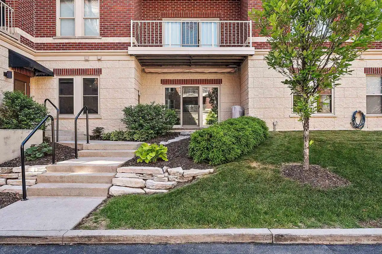 1st image of 118 S Washington #114B, Green Bay, WI 54301 | MLS# 50327770