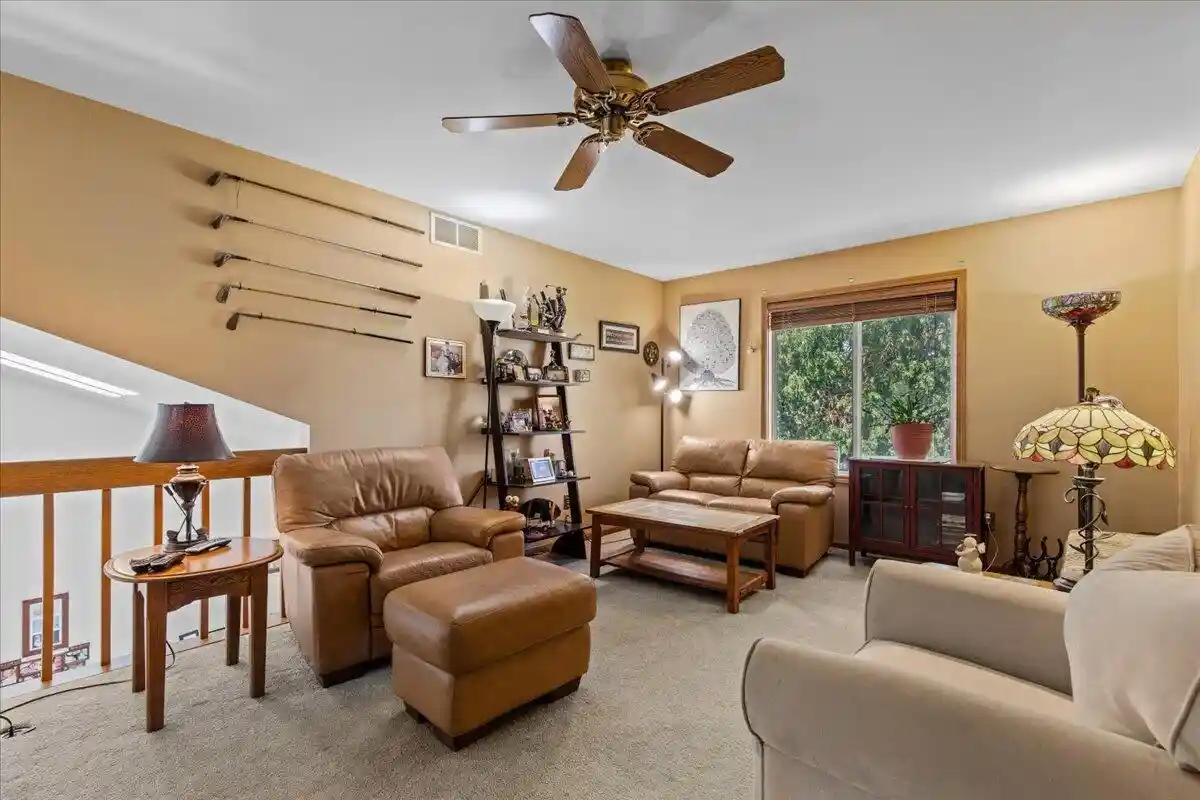 4th image of 314 S Jefferson St St, Waterford, WI 53185