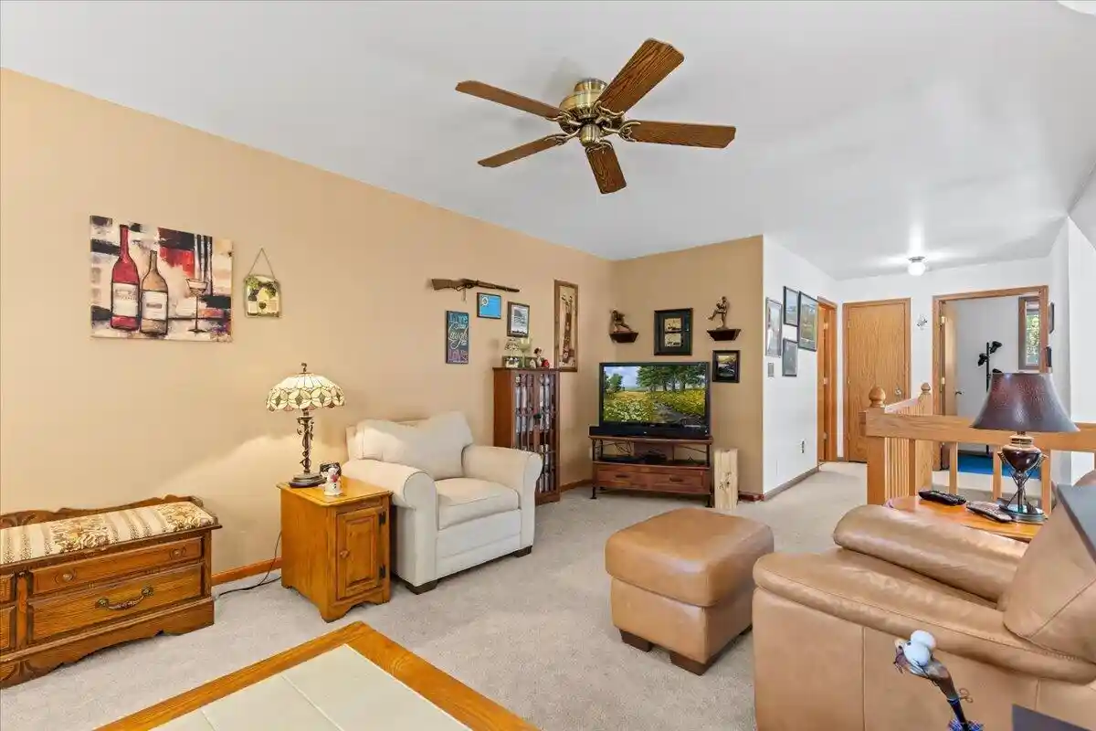 5th image of 314 S Jefferson St St, Waterford, WI 53185