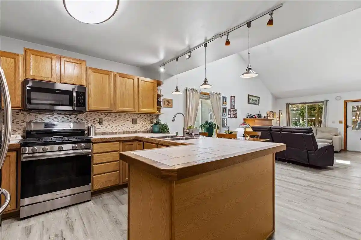 29th image of 314 S Jefferson Street Street #11, Waterford, WI 53185 | MLS# 1968478