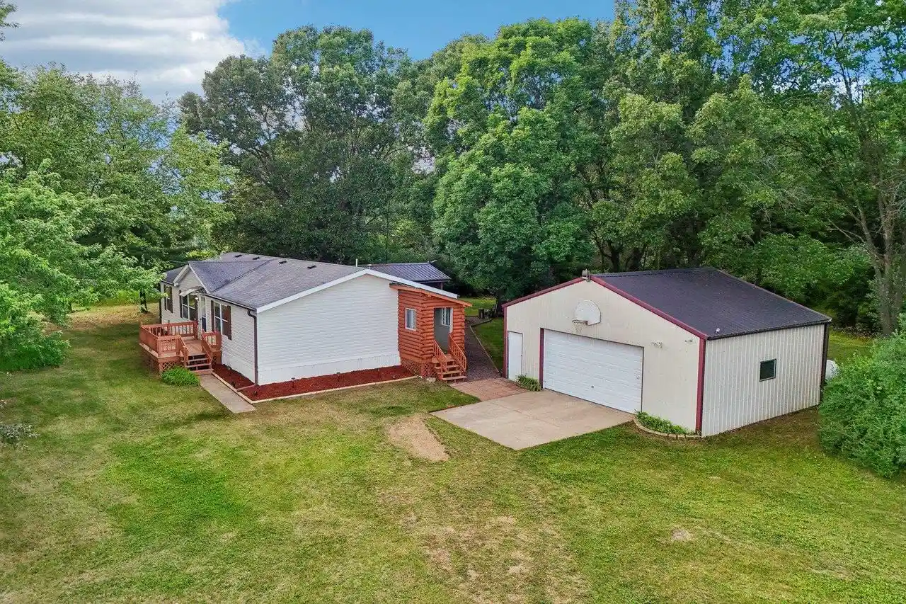 Photo 1 of Single family home for sale at 526 Freedom Lane Lane, Wisconsin Dells, WI 53965 | MLS# 2026351 | Listing updated on 2026-07-23
