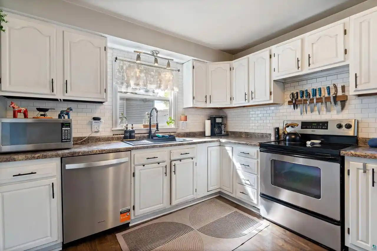 2nd image of 1716 E 6th St St, Superior, WI 54880 | MLS# 6126209