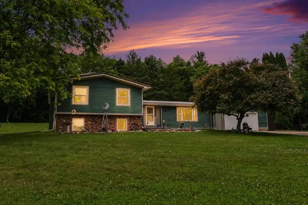Photo 1 of Single family home for sale at S3285 Lake Virginia Road Road, Reedsburg, WI 53959 | MLS# 2026252 | Listing updated on 2026-09-14