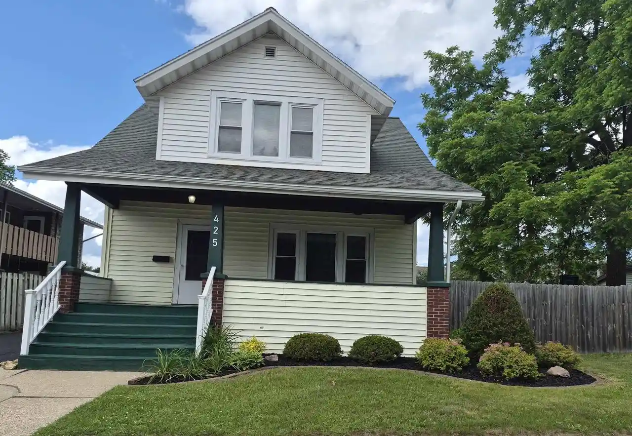 Homes for sale in Reedsburg, WI | 425 5th Street Street, Reedsburg, WI 53959 | MLS# 2026358